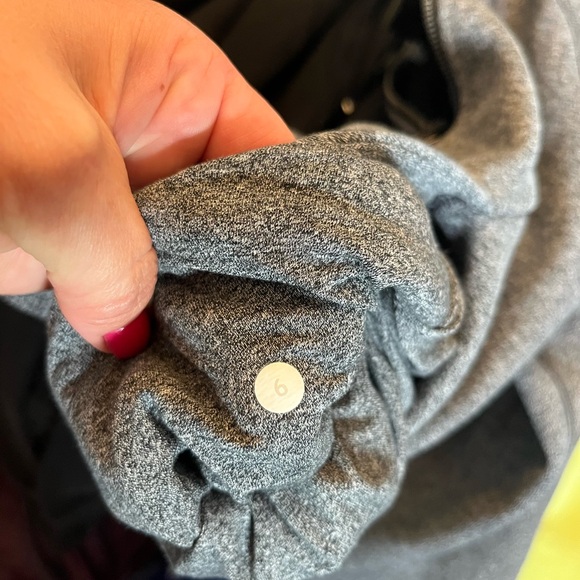 Lululemon Scuba *stretch - Picture 4 of 6